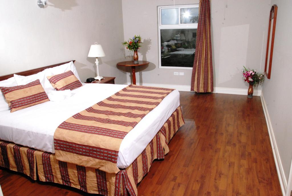 Guest House Villa Mishkan Runaway Bay Δωμάτιο φωτογραφία